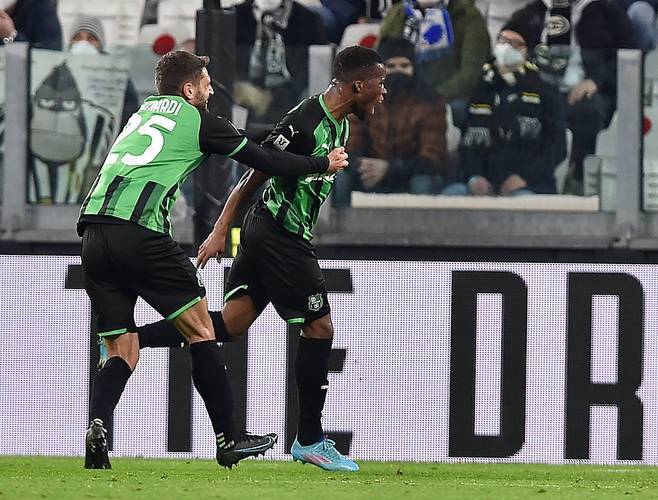 意大利杯赛后再迎强敌,拜仁慕尼黑单刀错失,主帅态度:更衣室稳定,更衣室氛围转暖的简单介绍网站